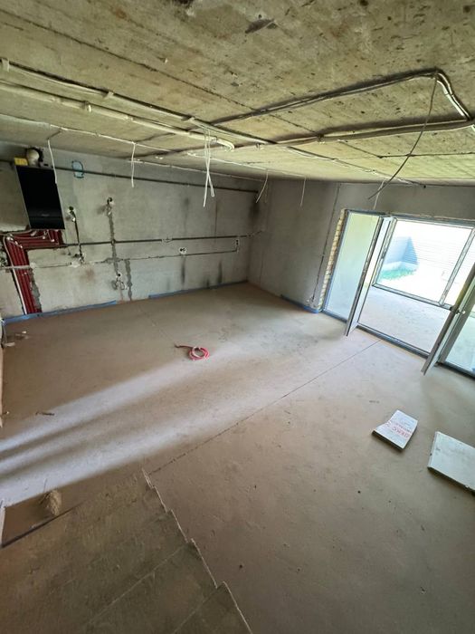 Продаж котеджу з частковим ремонтом 154 м.кв., вул. В. Івасюка