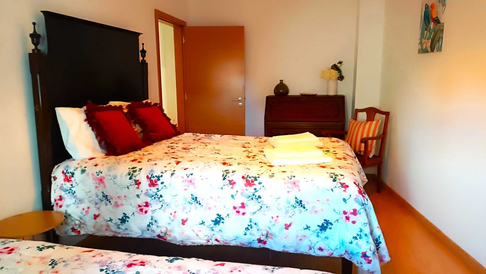 APARTAMENTO EQUIPADO NO CENTRO DO FUNDÃO