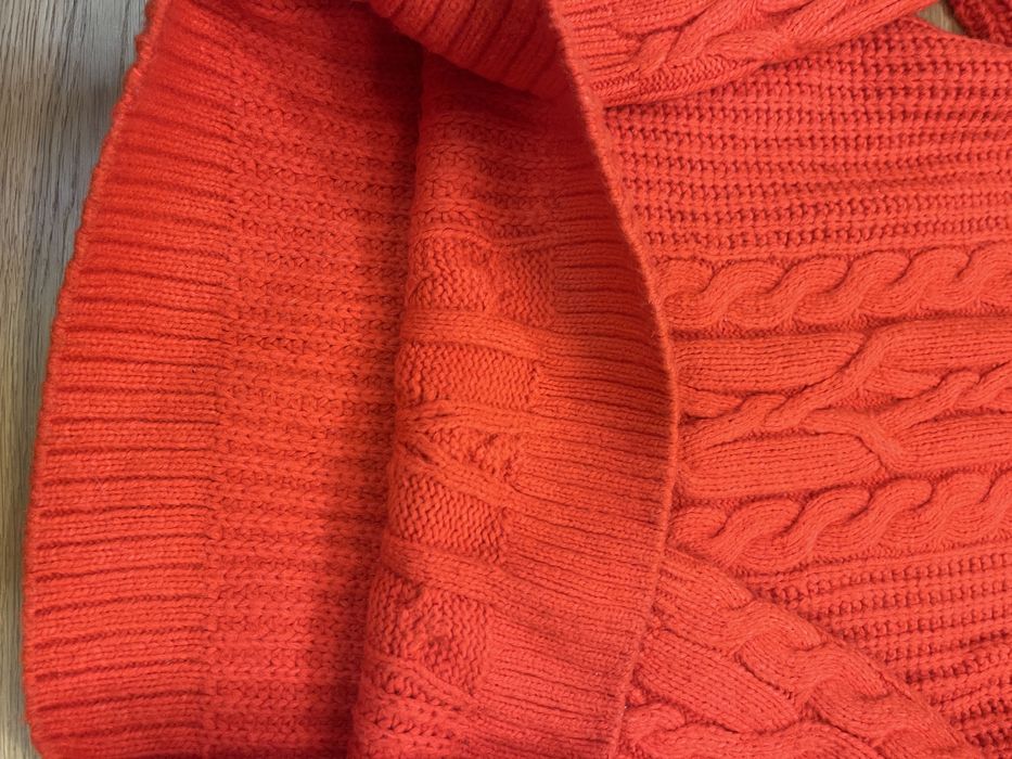 Светр з великим горлом