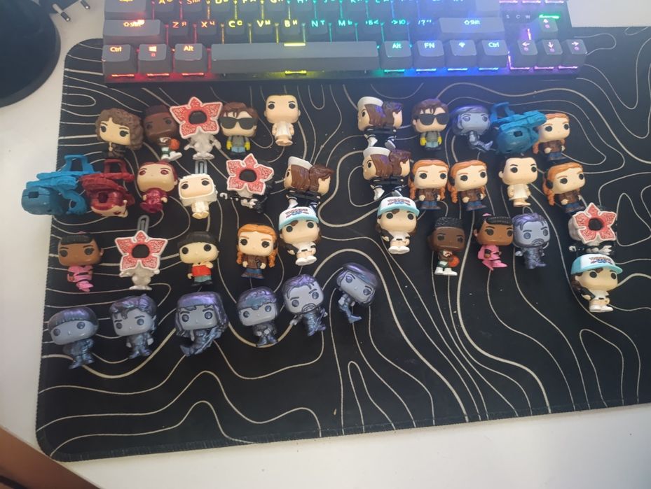 Продам коллекцию фигурок Stranger things (kinder joy/funko pop)осд
