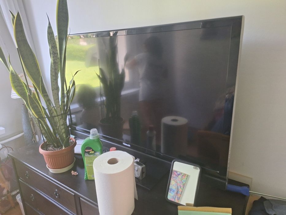 Sprzedam telewizor thomson 46 cali.