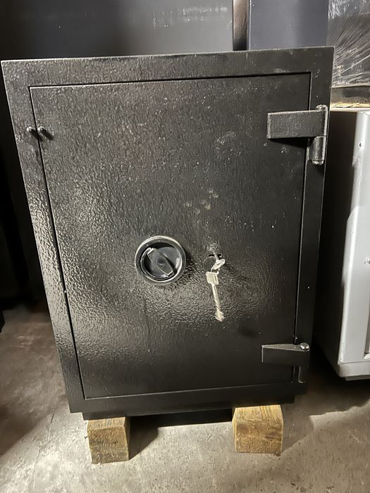 Сейф 2 клас опору Банкспецзахист для документів і грошей