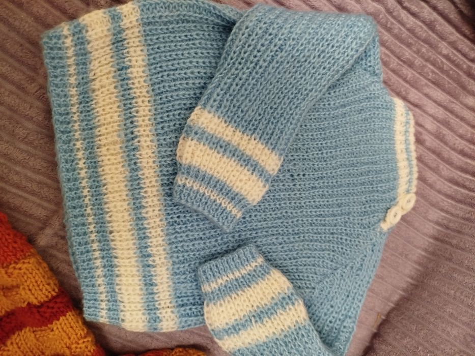 Віддам безкоштовно светри