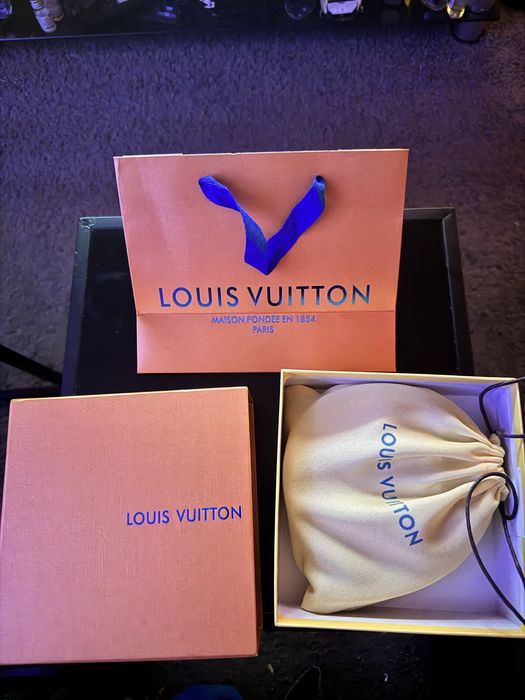 NOWY Pasek z logiem LV