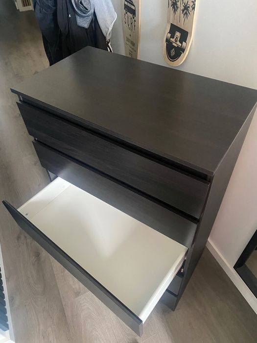 Cómoda com 5 gavetas