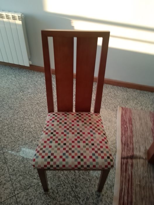 Mesa e 6 cadeiras
