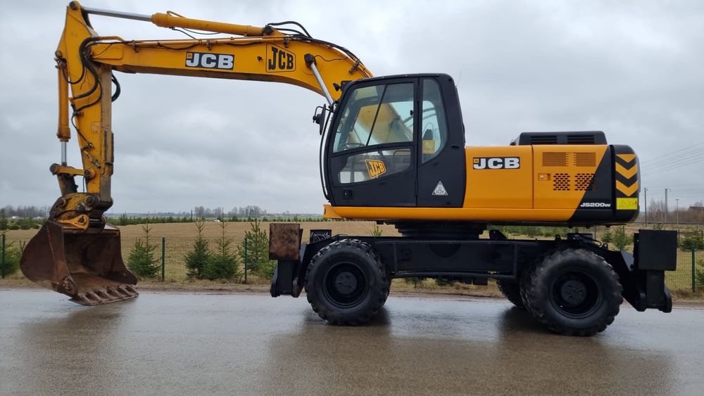 В НАЛИЧИИ ! колесный экскаватор JCB JS 200 W