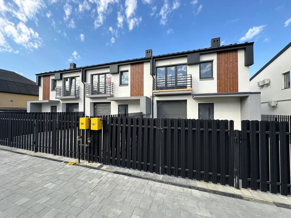 Продам зданий в експлуатацію таунхаус,можна під програми