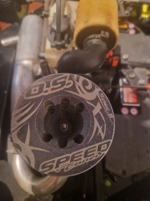 Carro nitro excelente marca.