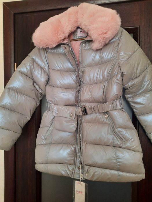 Куртка зимова ,на 14 років.дивіться заміри.