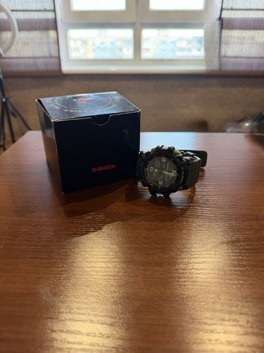 Продам годинник Casio G-Shock GG -1000
