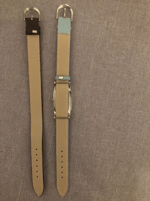 Relogio novo com duas braceletes
