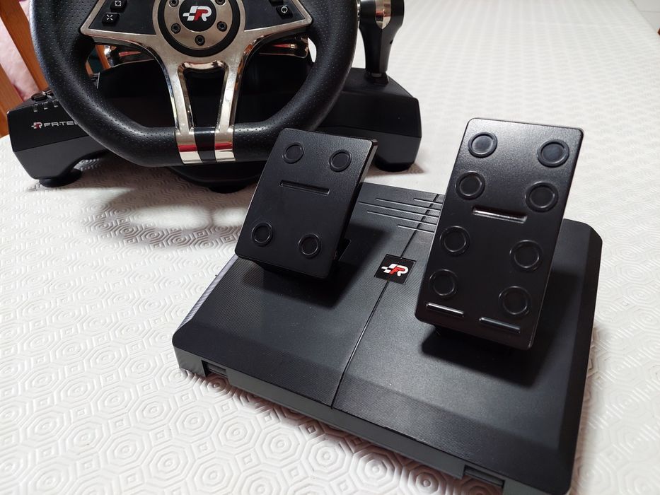 Volante + Pedais gaming FR.TEC FT7004