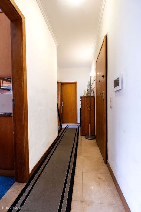 Apartamento T1 - Urbanização Gorgulão em Coimbra com Garagem