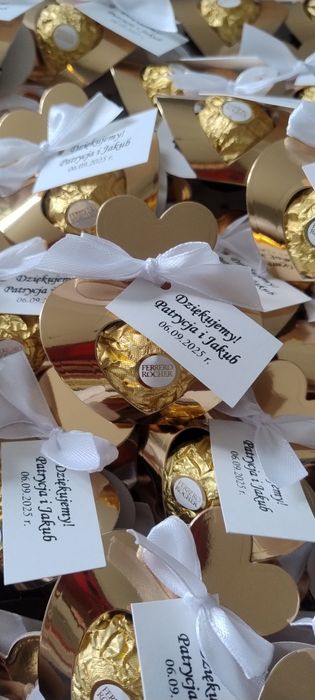 Podziękowania dla gości złote serduszko z Ferrero Rocher