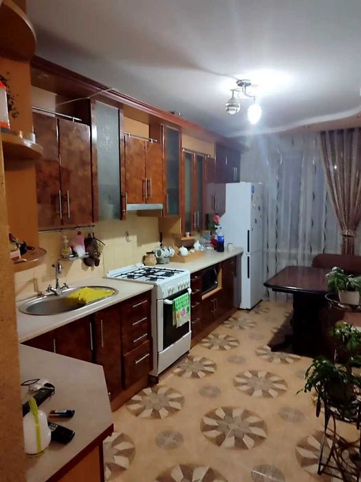Продам 3-кімнатну квартиру