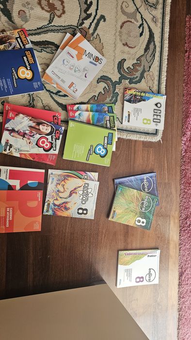 Livros escolares 8°ano