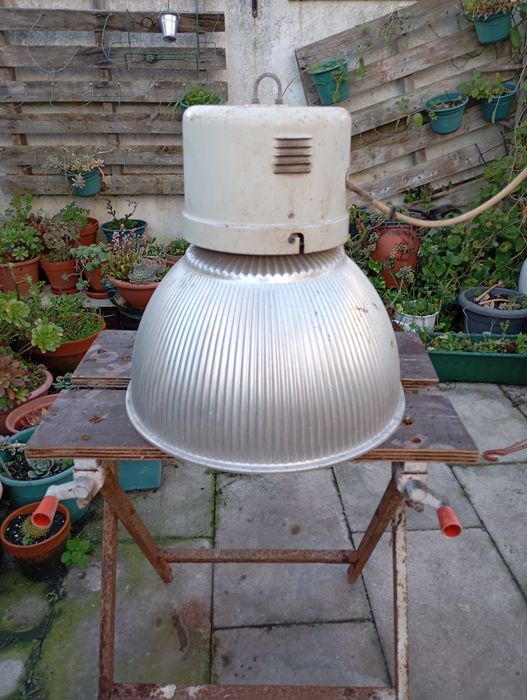 Candeeiro industrial