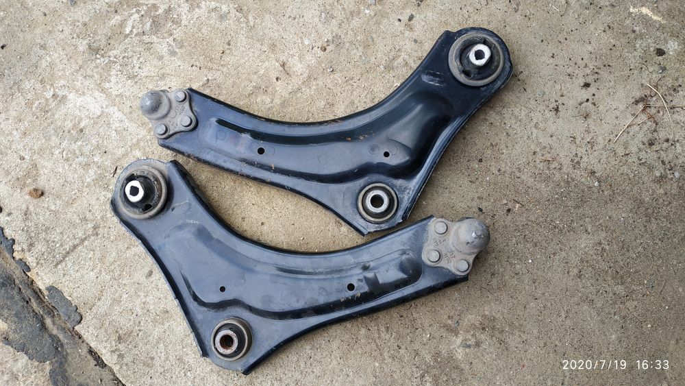 Ричаги Рено Гранд Сценік 3 передні під раставрацію