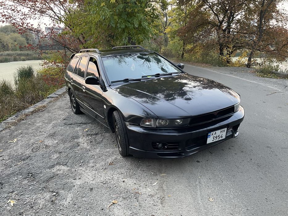 Mitsubishi Galant 8