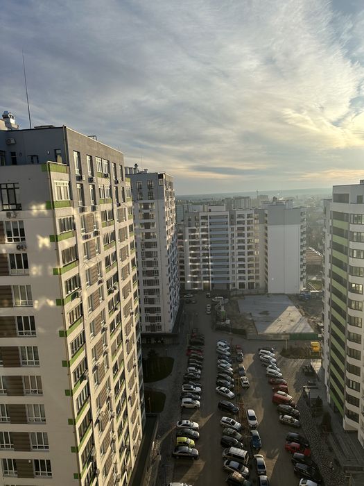 Продаж 3 кімн.  квартири ЖКАкварелі2/Вишневе