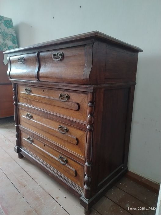 Комод з дерева старовинний