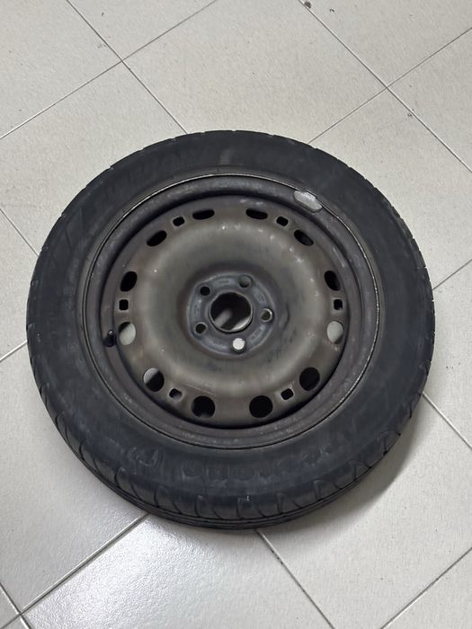 Roda com pneu 195/55/15