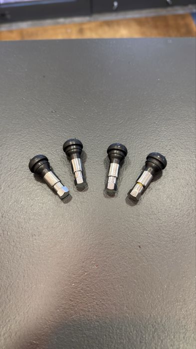 4 válvulas de pneus NOVAS