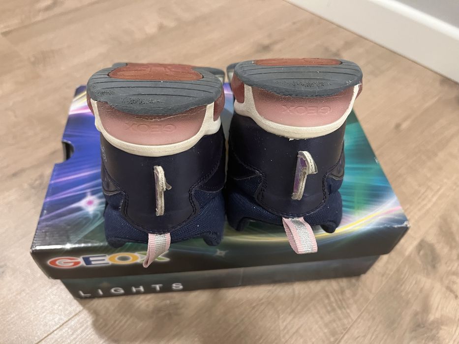 Wysokie sneakersy Geox świecące rozm. 35, stan super
