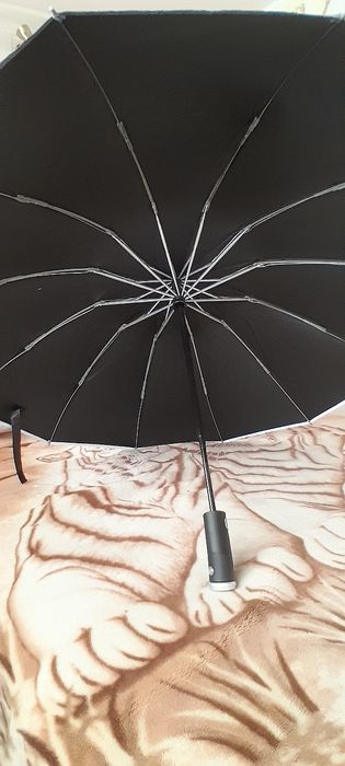 Зонт  автомат с фонариком и светоотражающим краем