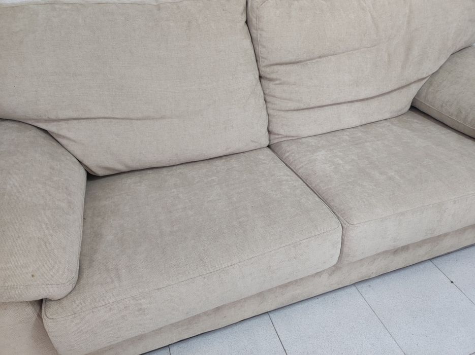 Sofá Bege 3 lugares