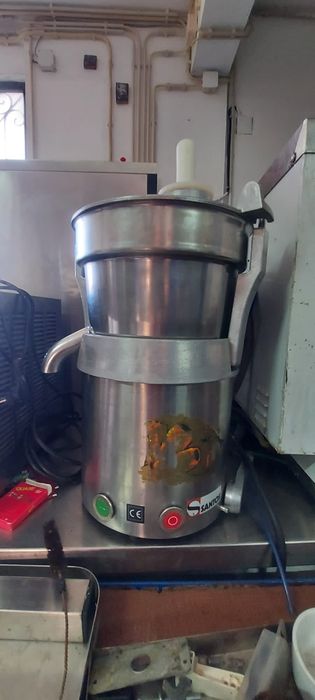 Equipamento hoteleiro , maquina de descascar batatas