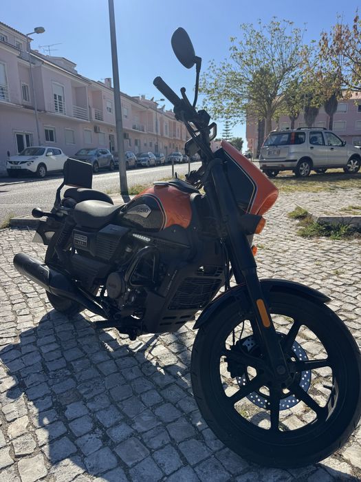Mota UM Renegate  125cc - 11.275 km