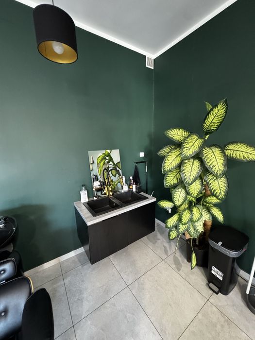 Klimatyzowany lokal  w centrum Minska + miejsce  postojowe