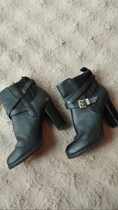 Botki juicy couture 38 czarne uzywane