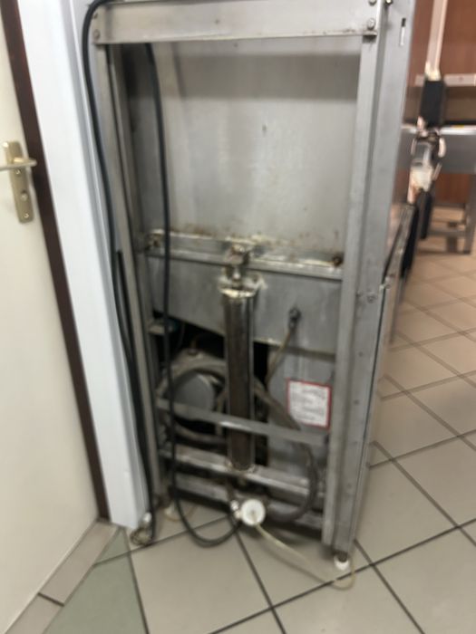 Zmywarka kapturowa gastronomiczna