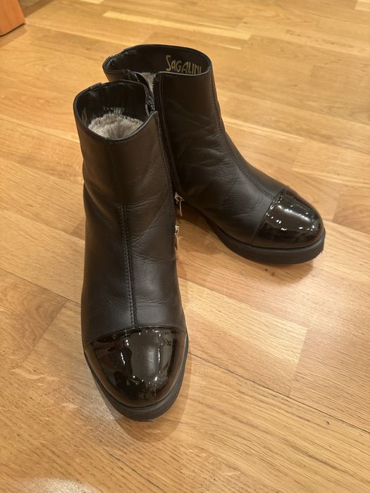 Зимові ботинки на замку з лаковим носом