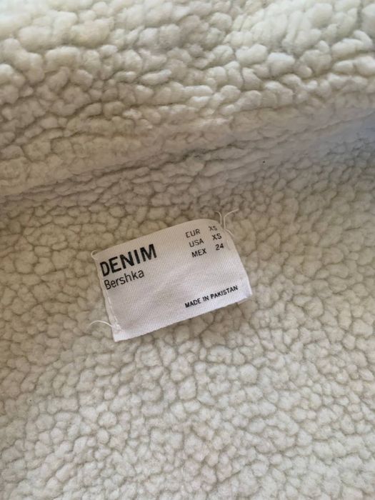 Утеплена жіноча джинсова куртка bershka xs