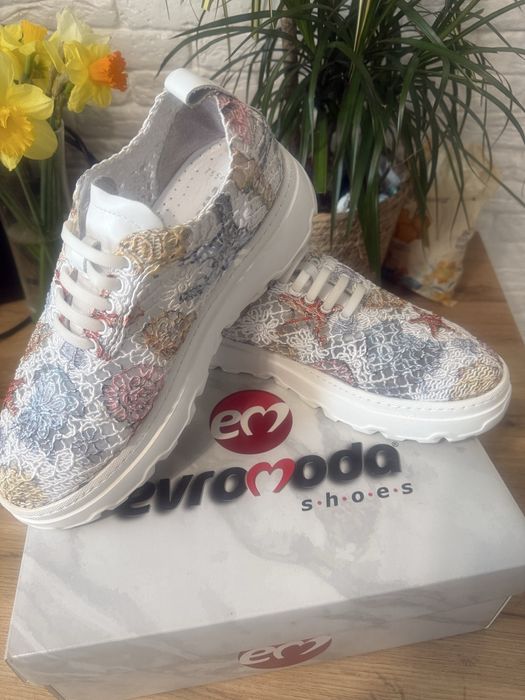 Обувь кожанные новые раз 41. Стелька 26,5