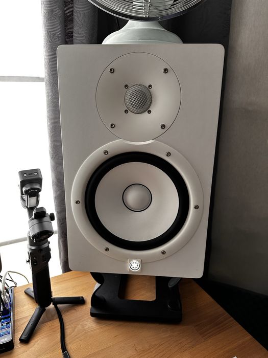 Conjunto 2 Yamaha HS8 Brancas