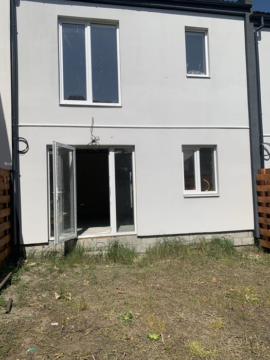 Продаж сучасного таунхауса з ремонтом, незакінченим!