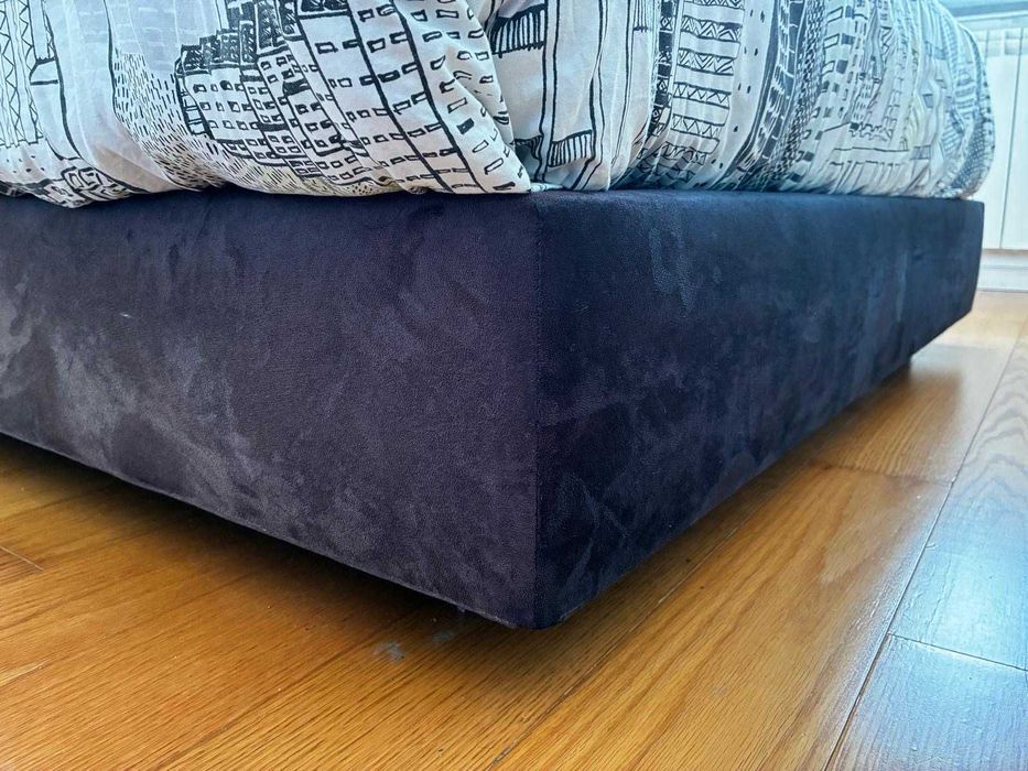 Cama / Sommier Estofado 200x140cm (Possibilidade de incluir Colchão)