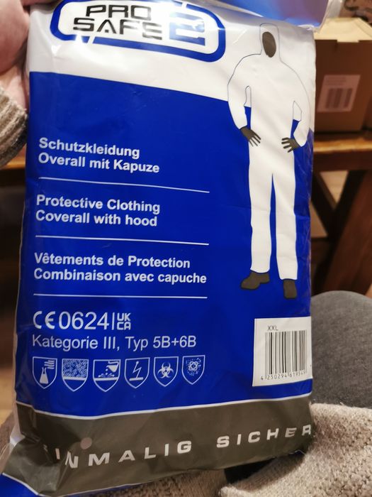 Kombinezon ochronny pro safe
