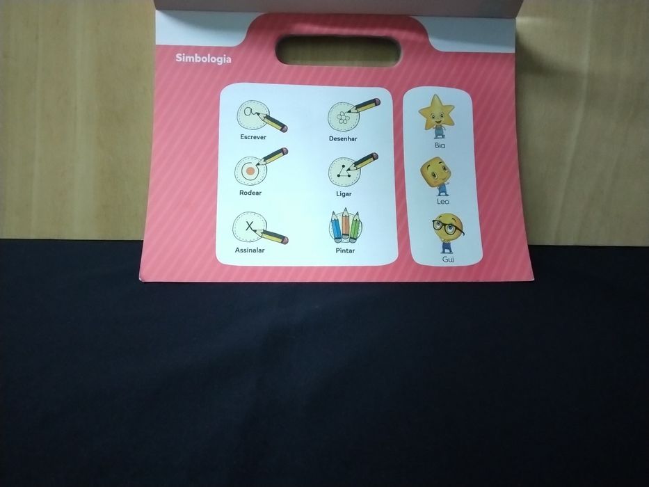 Livro do plim para crianças aprenderem da pré-escolar