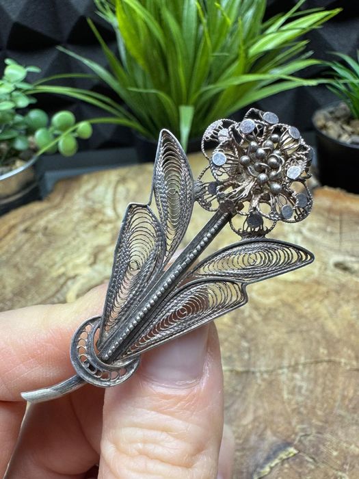 Stara broszka srebro kwiat ażurowe Stary wyrob