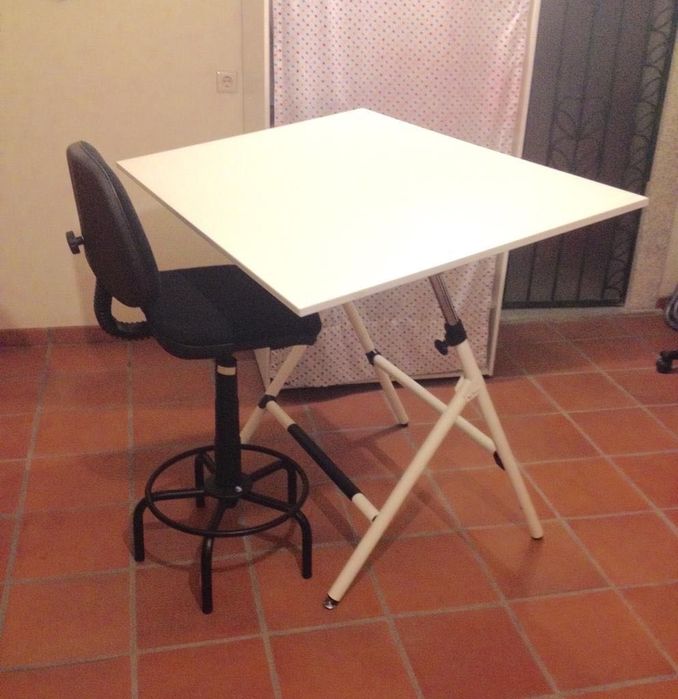 Estirador e cadeira