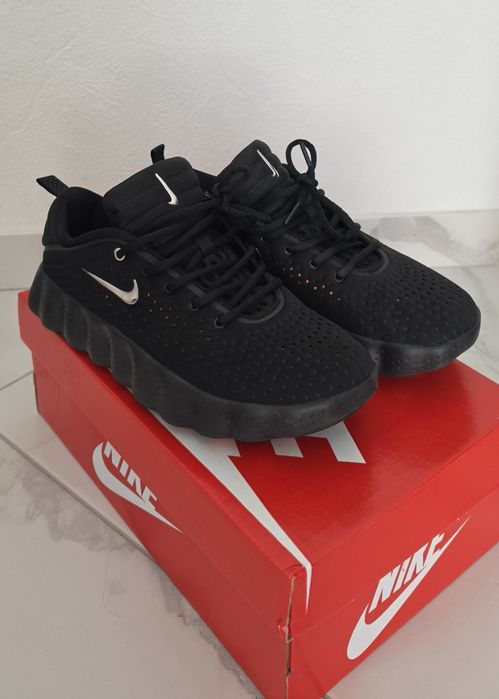 Чоловічі кросівки Nike MIND 002