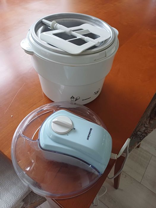 Máquina de fazer gelados pouco usada