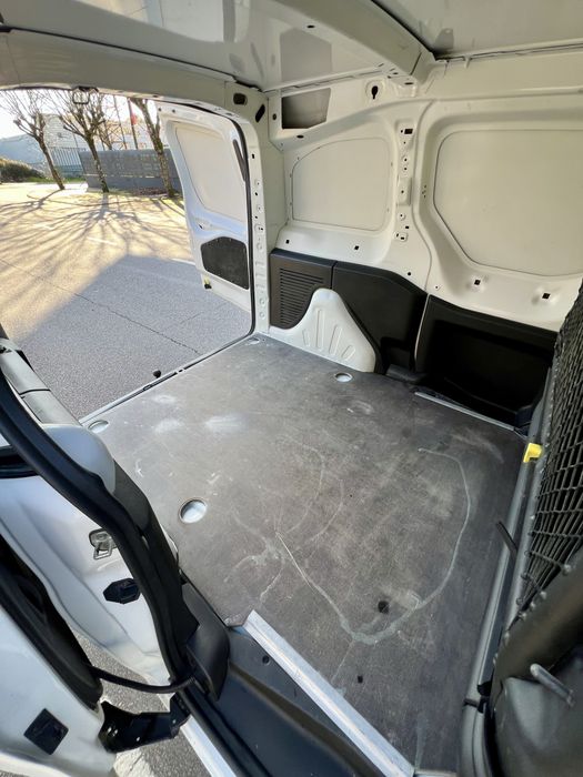 Peugeot Partner 1.6 HDI 100cv GPS/AC/3lugs.