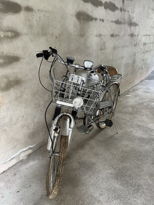 Bicicleta Bina com motor
